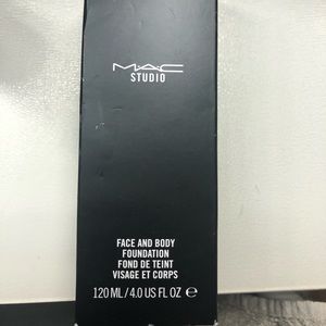 MAC Cosmetics Face & Body Foundation